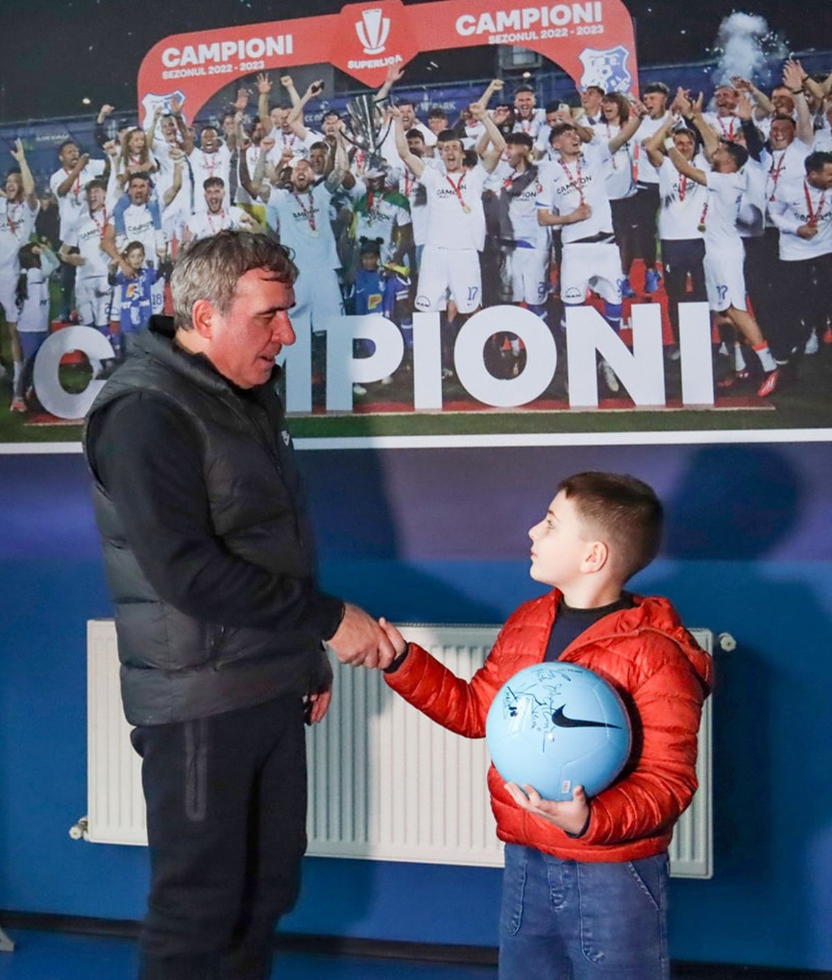 Gică Hagi, surpriză pentru fanul Farului care plângea la meciul cu Dinamo