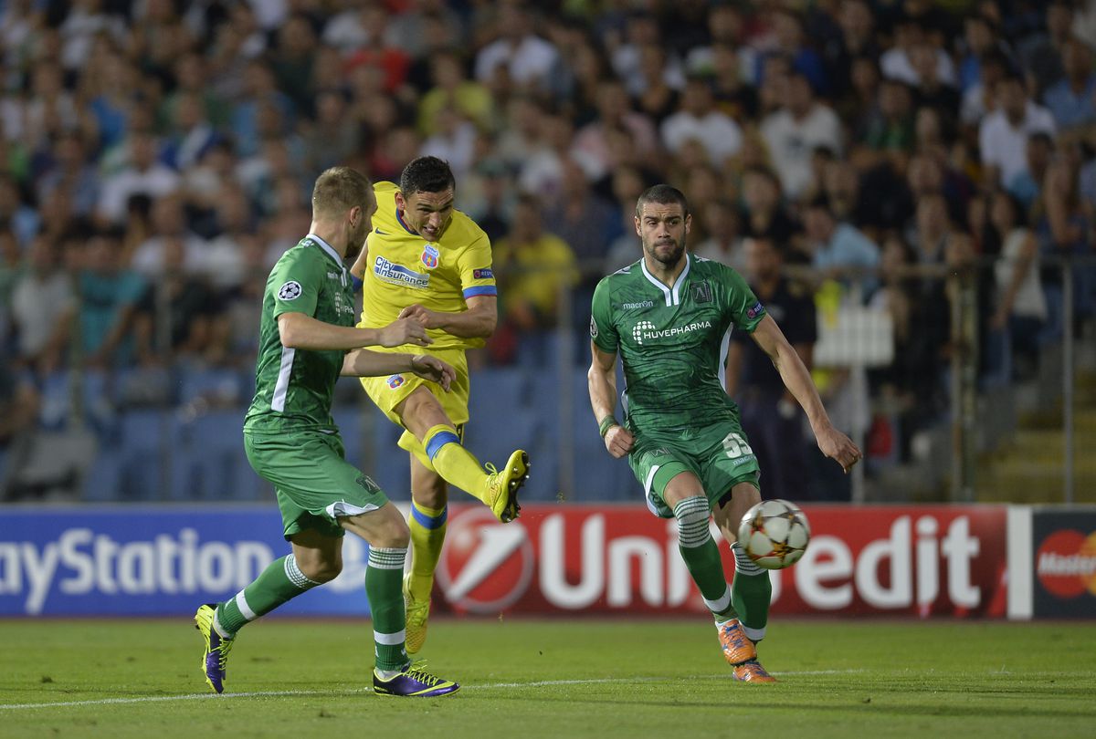 „Bă, ăștia sunt morți, trebuie să îi batem!” » Două momente cruciale din istoria FCSB, povestite în direct: „«Era să fac pe mine la penalty-uri»”