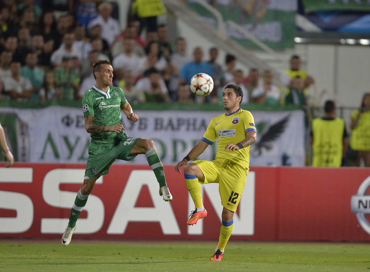 „Bă, ăștia sunt morți, trebuie să îi batem!” » Două momente cruciale din istoria FCSB, povestite în direct: „«Era să fac pe mine la penalty-uri»”