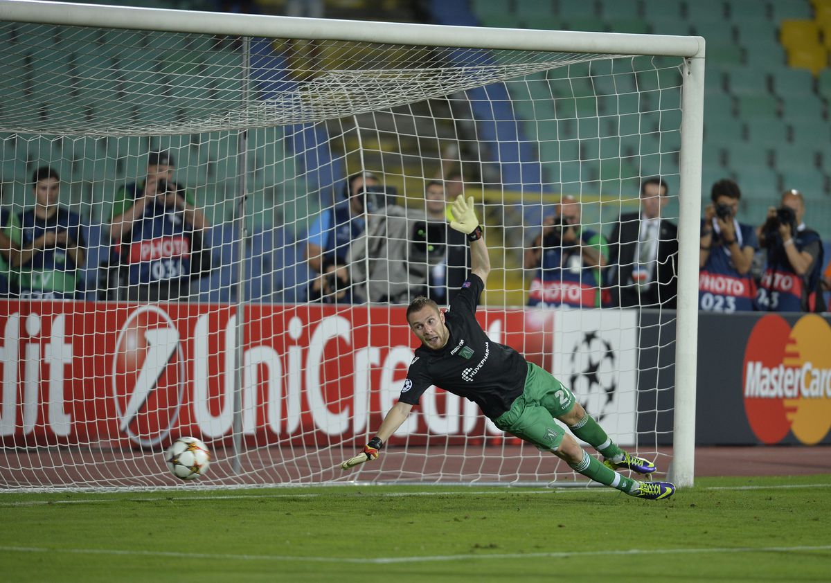 „Bă, ăștia sunt morți, trebuie să îi batem!” » Două momente cruciale din istoria FCSB, povestite în direct: „«Era să fac pe mine la penalty-uri»”