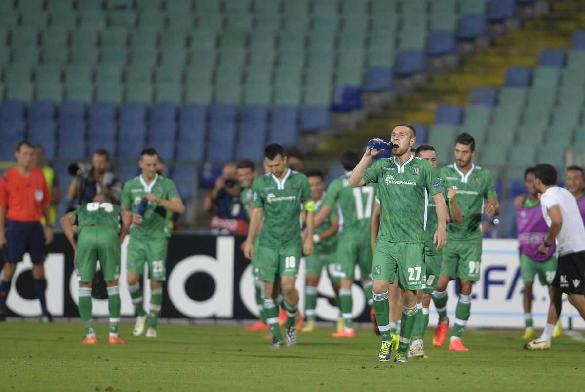 „Bă, ăștia sunt morți, trebuie să îi batem!” » Două momente cruciale din istoria FCSB, povestite în direct: „«Era să fac pe mine la penalty-uri»”