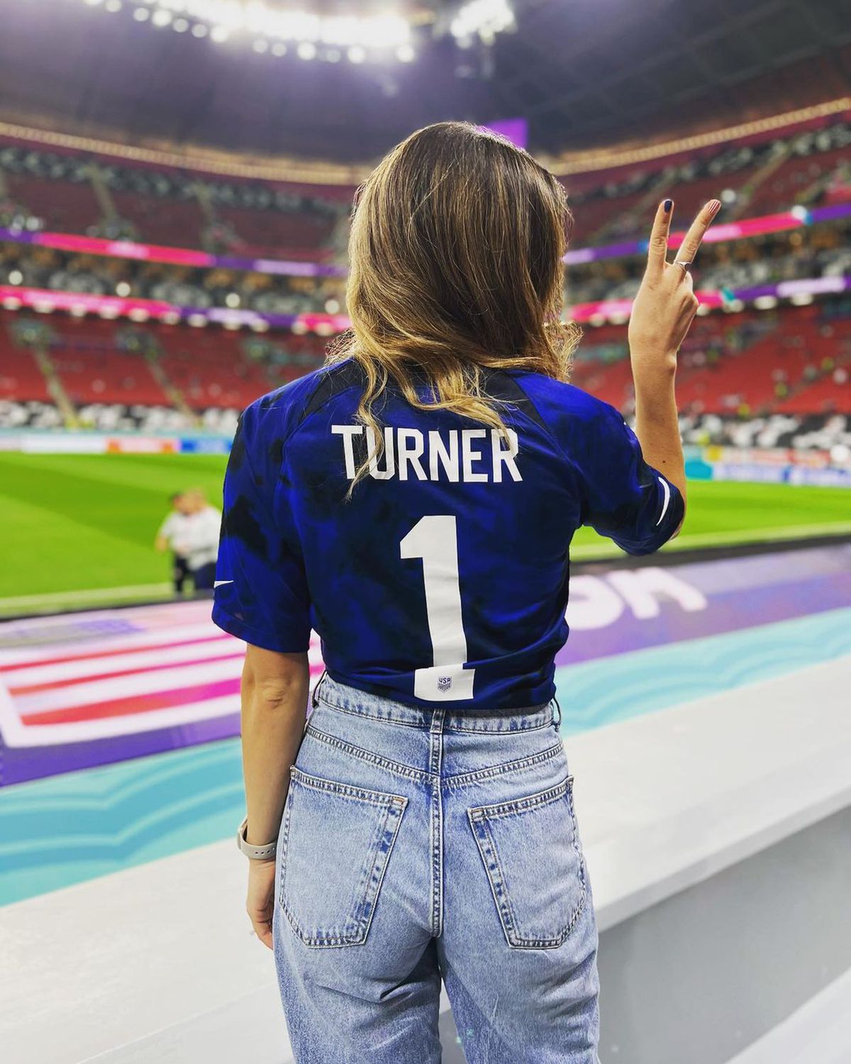 „Nu totul e frumos și strălucitor” » Iubita unui jucător dezvăluie ce a pățit înaintea unui meci: „Așa mi-am spart nasul”