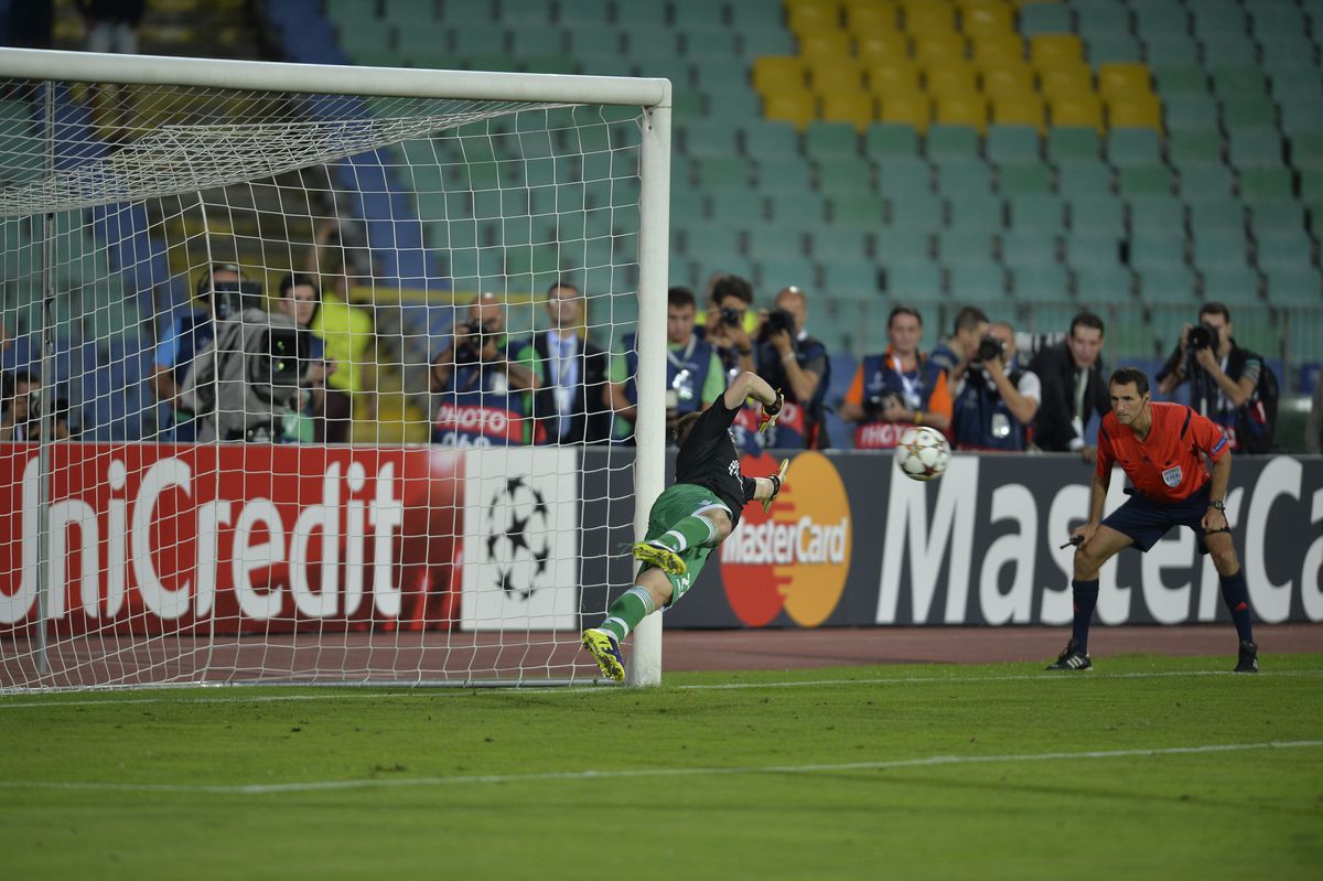 „Bă, ăștia sunt morți, trebuie să îi batem!” » Două momente cruciale din istoria FCSB, povestite în direct: „«Era să fac pe mine la penalty-uri»”