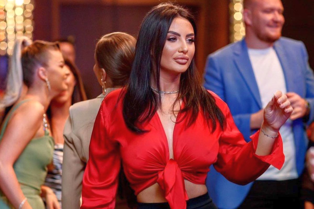 Ce făcea soția lui Cristi Tănase în timp fotbalistul stătea pe preș în fața ușii: „Am zis că aștept și eu până răspunde”