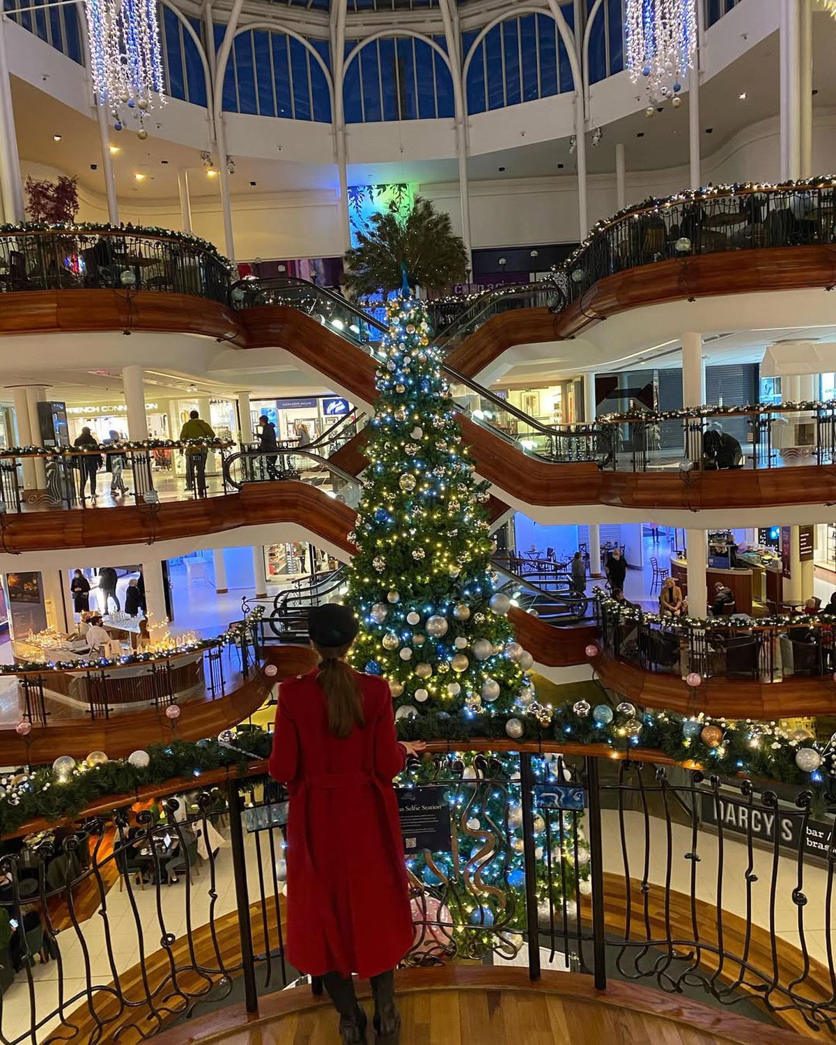 FOTO Iubita jucătorului-problemă de la Dinamo face senzație pe rețelele de socializare » Cerută de soție într-un cadru de lux