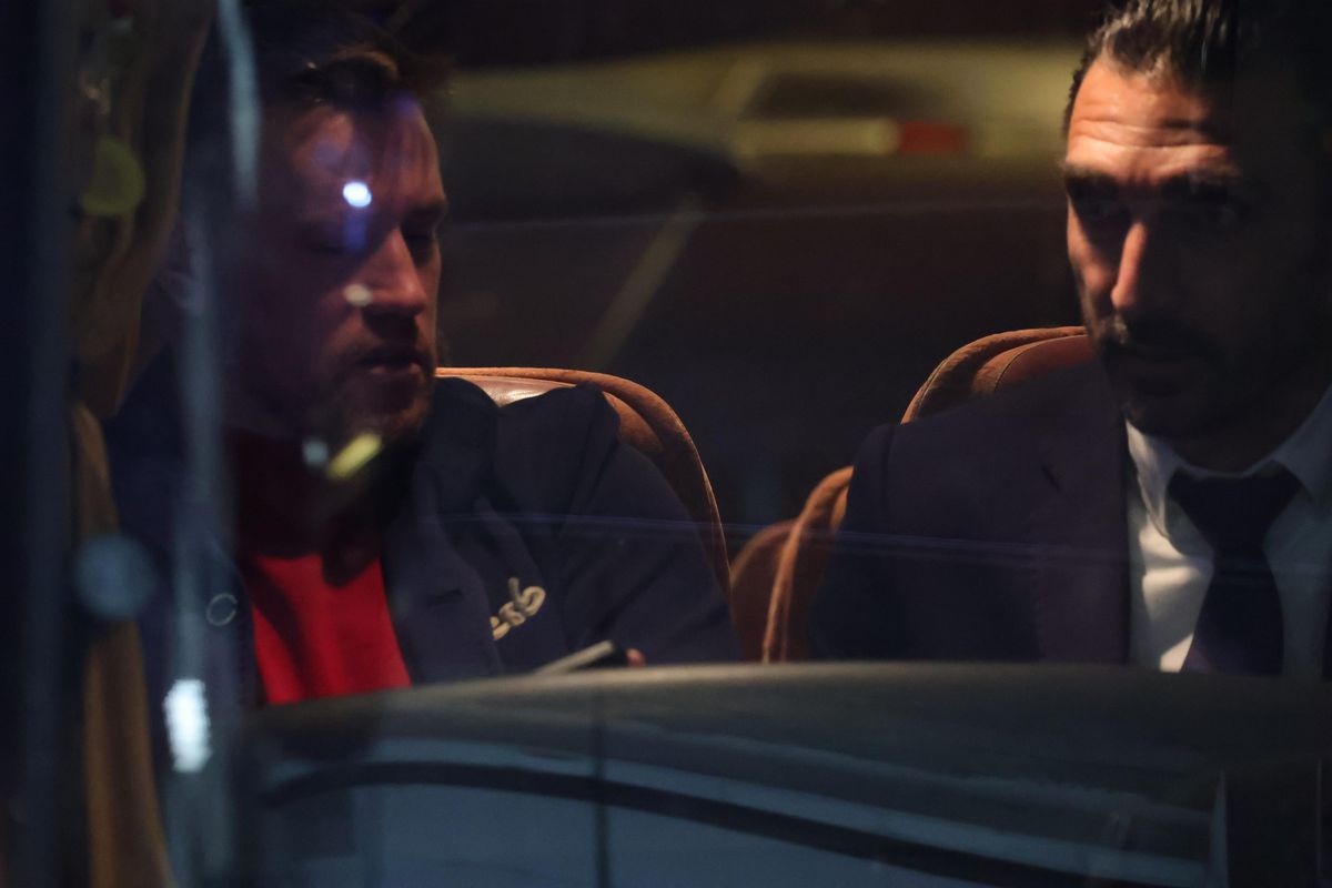 Faza serii: cum au fost surprinși Teia Sponte și ginerele lui Becali după PAOK - FCSB » Pintilii și Charalambous în ipostaze diferite