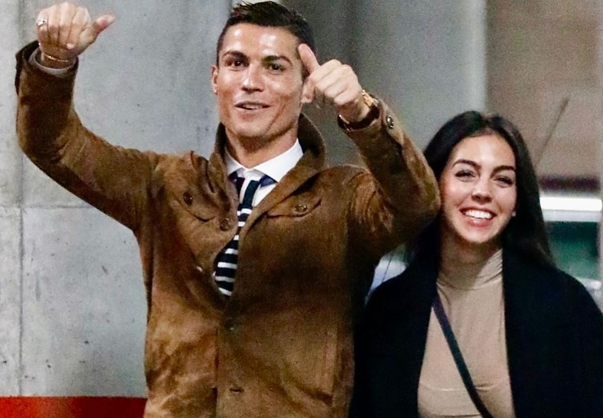 Imaginea postată de Cristiano Ronaldo de Ziua Îndrăgostiților a depășit 5 milioane de aprecieri: „Mereu!”
