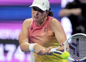 Iga Swiatek și-a găsit „nașa”! Poloneza, învinsă fără drept de apel de Jelena Ostapenko în semifinalele de la Doha » Palmares neverosimil în meciurile directe