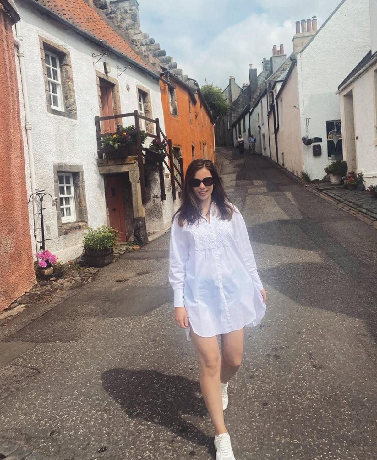 El, noul „stâlp” din defensiva FCSB » Ea, o doctoriță de succes, în plină ascensiune: „Am fost de multe ori cobaiul ei. Mi-era frică!”