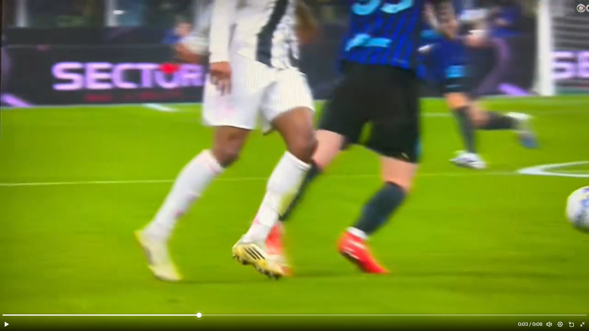 Greșeală uriașă de arbitraj la Inter - Juventus » De ce NU a putut interveni VAR-ul