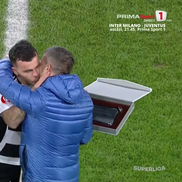 Dan Nistor (Universitatea Cluj) a jucat cel de-al 500-lea meci în Superligă. Înaintea partidei a primit tricouri și cadouri pentru a marca momentul istoric