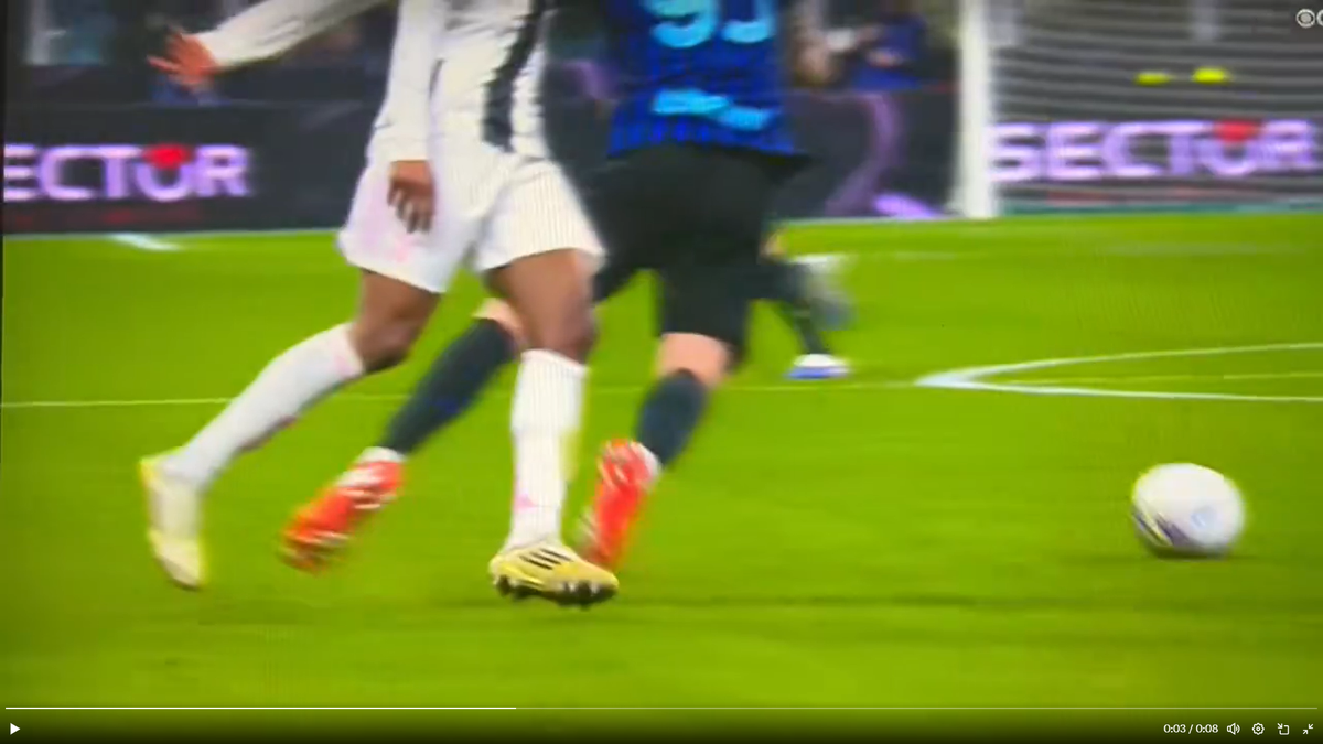 Greșeală uriașă de arbitraj la Inter - Juventus » De ce NU a putut interveni VAR-ul