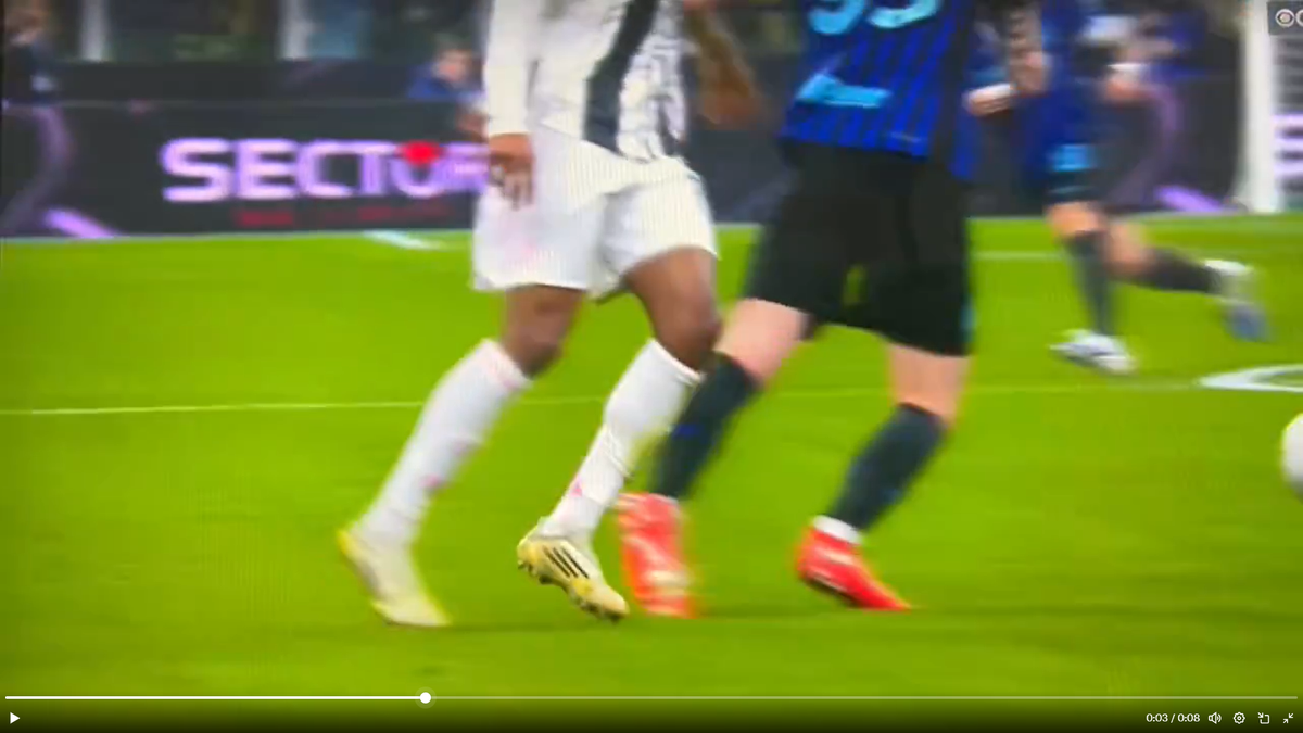 Eliminarea eronată a lui Kalulu în Inter - Juventus