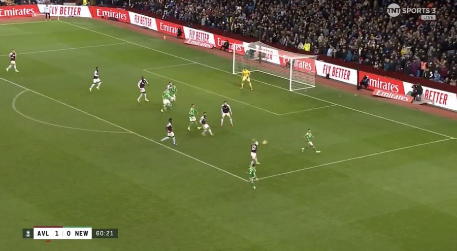 Radu Petrescu e copil! Newcastle - Aston Villa, făcut praf de arbitri » 3 greșeli flagrante în aceeași direcție, Rooney strigă: „Una dintre cele mai șocante decizii din fotbal”