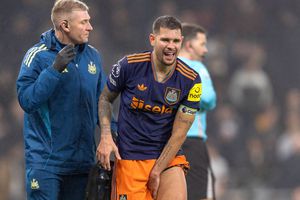 Pierdere mare pentru Newcastle: căpitanul echipei va lipsi două luni