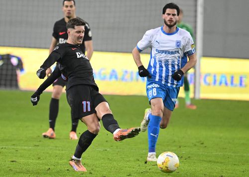 Universitatea Craiova și FCSB se înfruntă de la ora 20:00 în derby-ul etapei a 27-a din Superligă // Sursă foto: Facebook@ FCSB