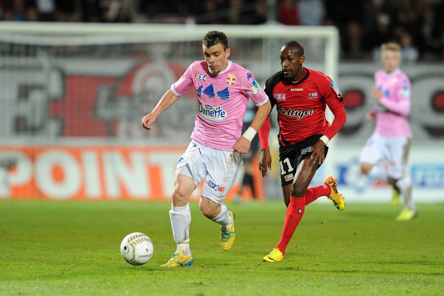 „Am crezut că e manevră! Până atunci nu văzusem euro” » Dan Nistor a ajuns la 500 de meciuri în Superligă. Interviu cât o carieră pentru GSP: „Tata m-a învățat o chestie foarte interesantă”