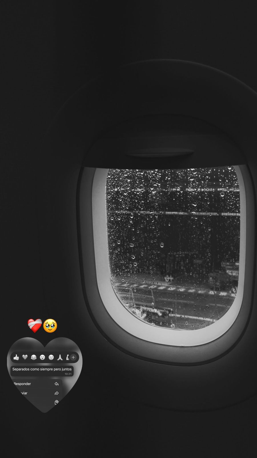 Căpitanul lui Chivu n-a fost susținut la derby de soția-fotomodel » Imaginea postată: „Mai aproape nu putem fi de Valentine's Day”