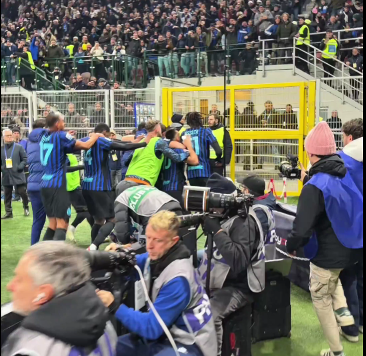 Momente magice în Italia! » 75.000 de oameni i-au strigat numele lui Chivu