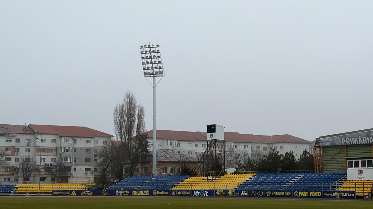 Nocturna montată pe stadionul „1 Mai” din Slobozia