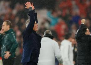 Jose Mourinho, internat înaintea meciului! » Motivul pentru care antrenorul de la Benfica a ajuns la spital