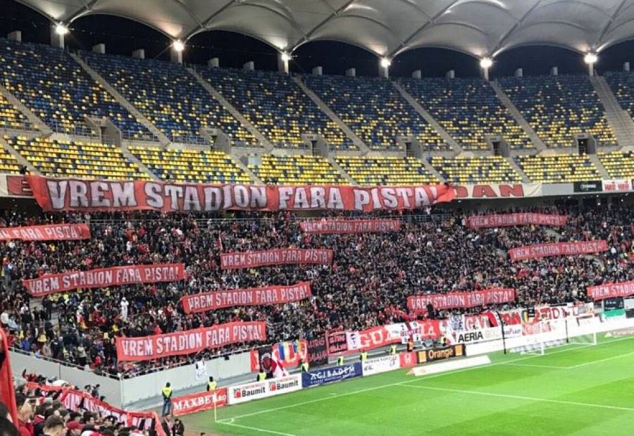 Fanii lui Dinamo au afișat peste 25 de bannere cu mesajul „Vrem stadion fără pistă „Vineri, 13, zi cu ghinion” » Coșmarul dinamoviștilor tocmai a fost radiat!
