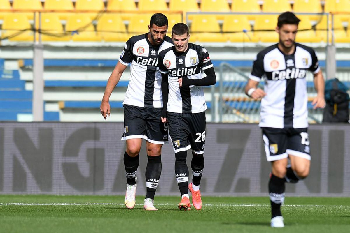 Cum au fost motivați Man și Mihăilă, cu un minut înainte de Parma - Roma: „Atunci le-am arătat”