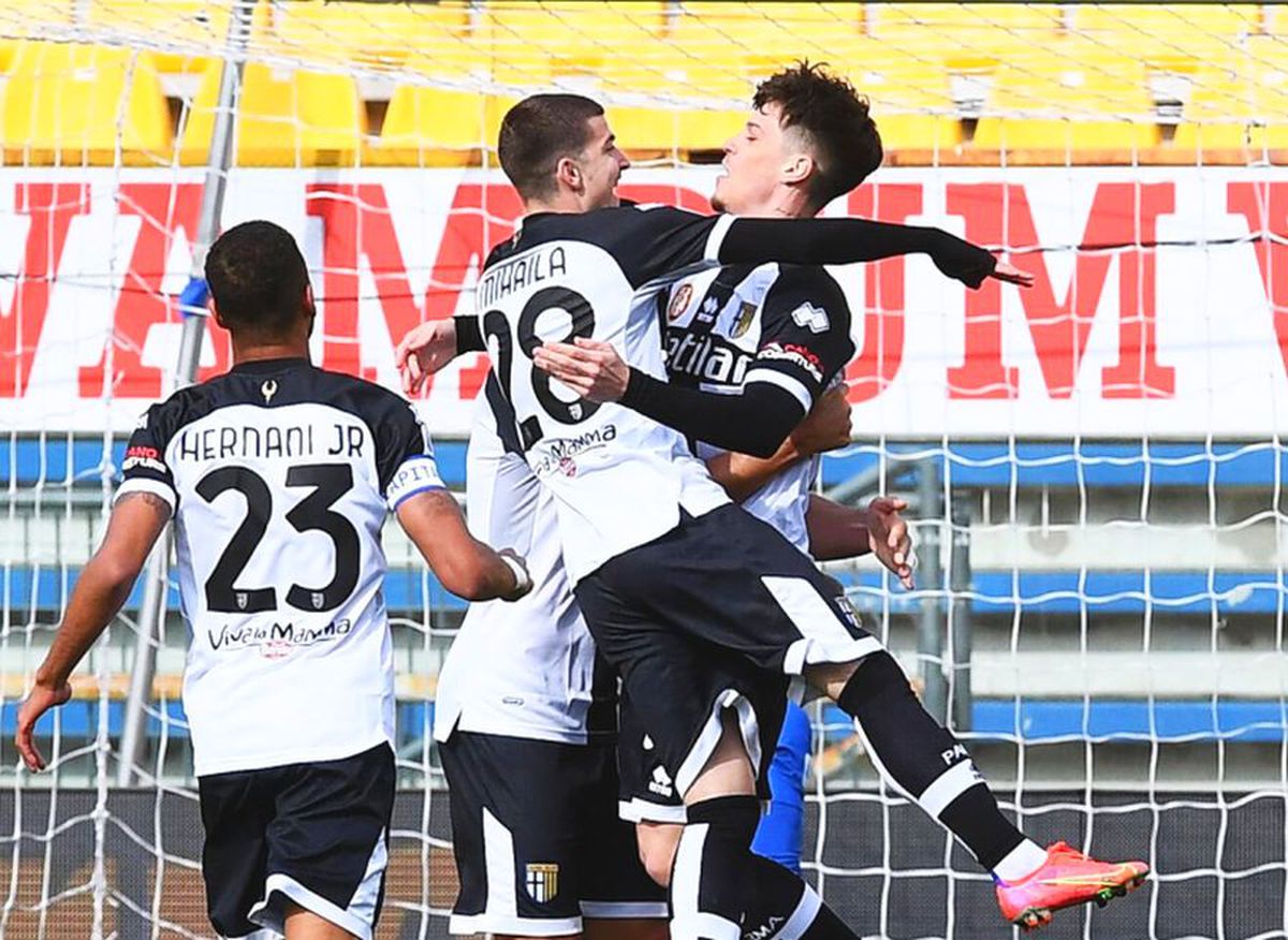 VIDEO Românii de la Parma, elogiați în Italia: „Man, ce rafinament tehnic! Mihăilă, viteză și personalitate”