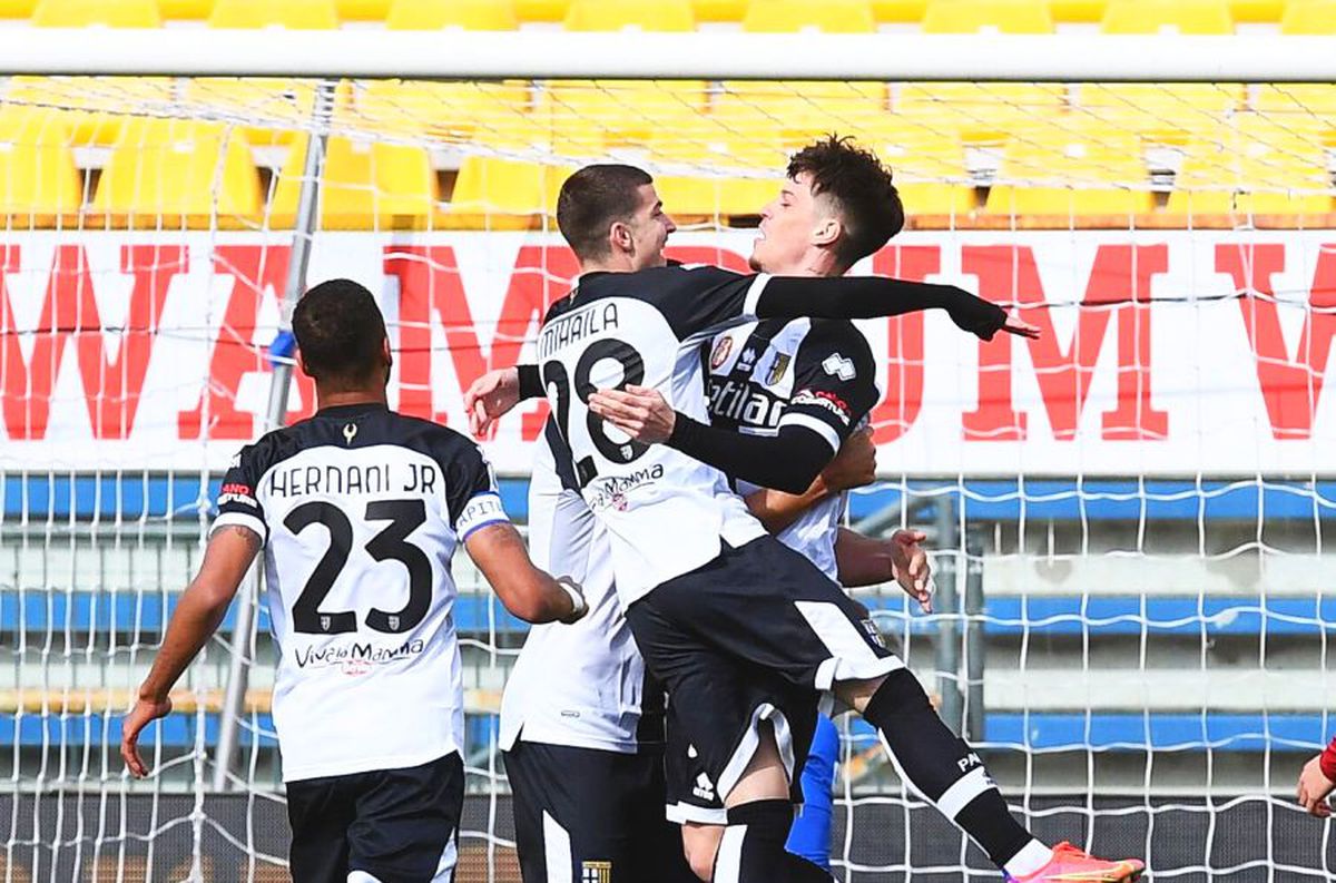 Notele primite de Mihăilă și Man, după meciul fulminant cu Roma: „Unul SuperMAN, altul devastator!”