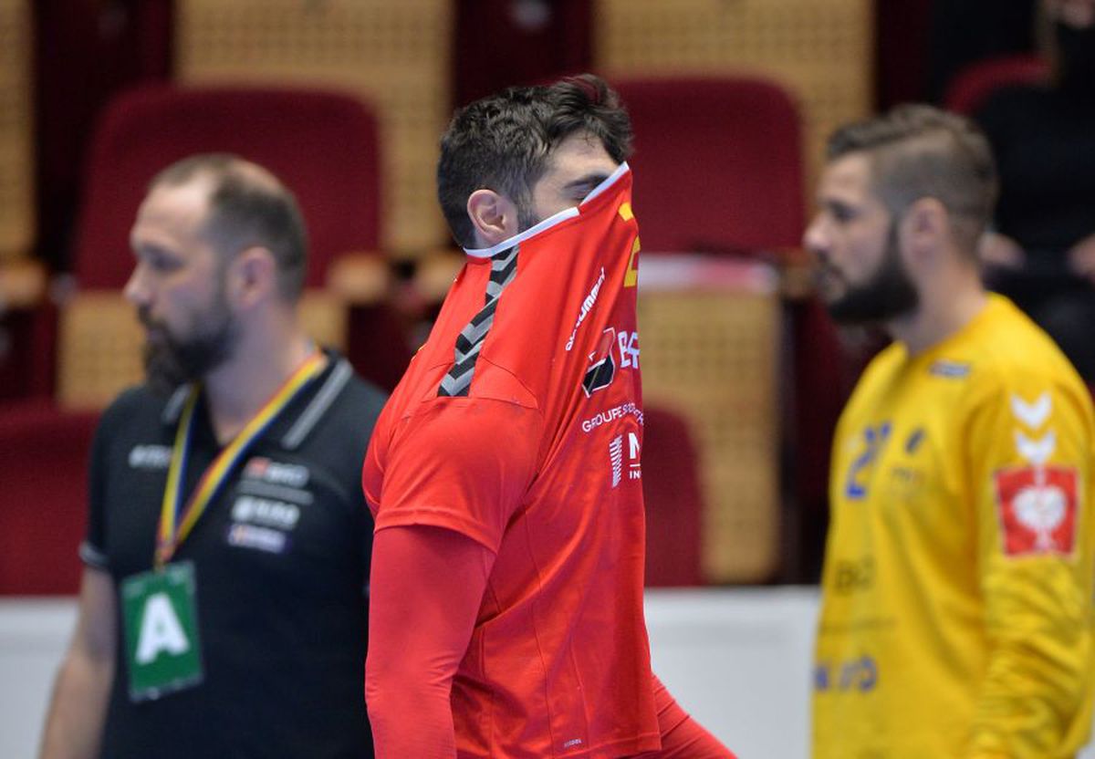 Naționala de handbal masculin a suferit cea mai rușinoasă înfrângere din istorie și își ia adio de la Euro!