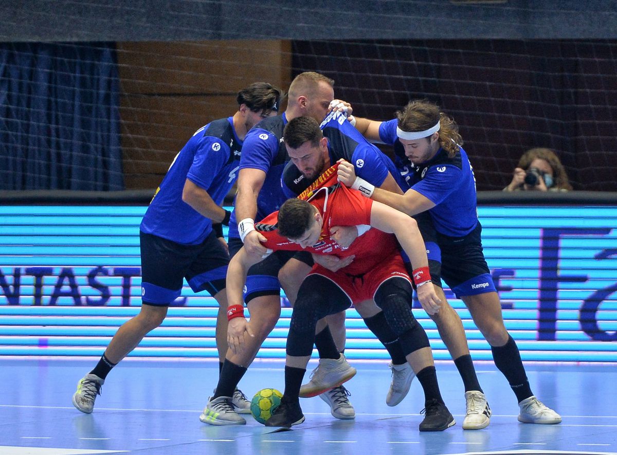 Naționala de handbal masculin a suferit cea mai rușinoasă înfrângere din istorie și își ia adio de la Euro!