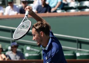 Medvedev a clacat sub presiune și e OUT de la Indian Wells » Novak Djokovic revine pe locul 1 mondial