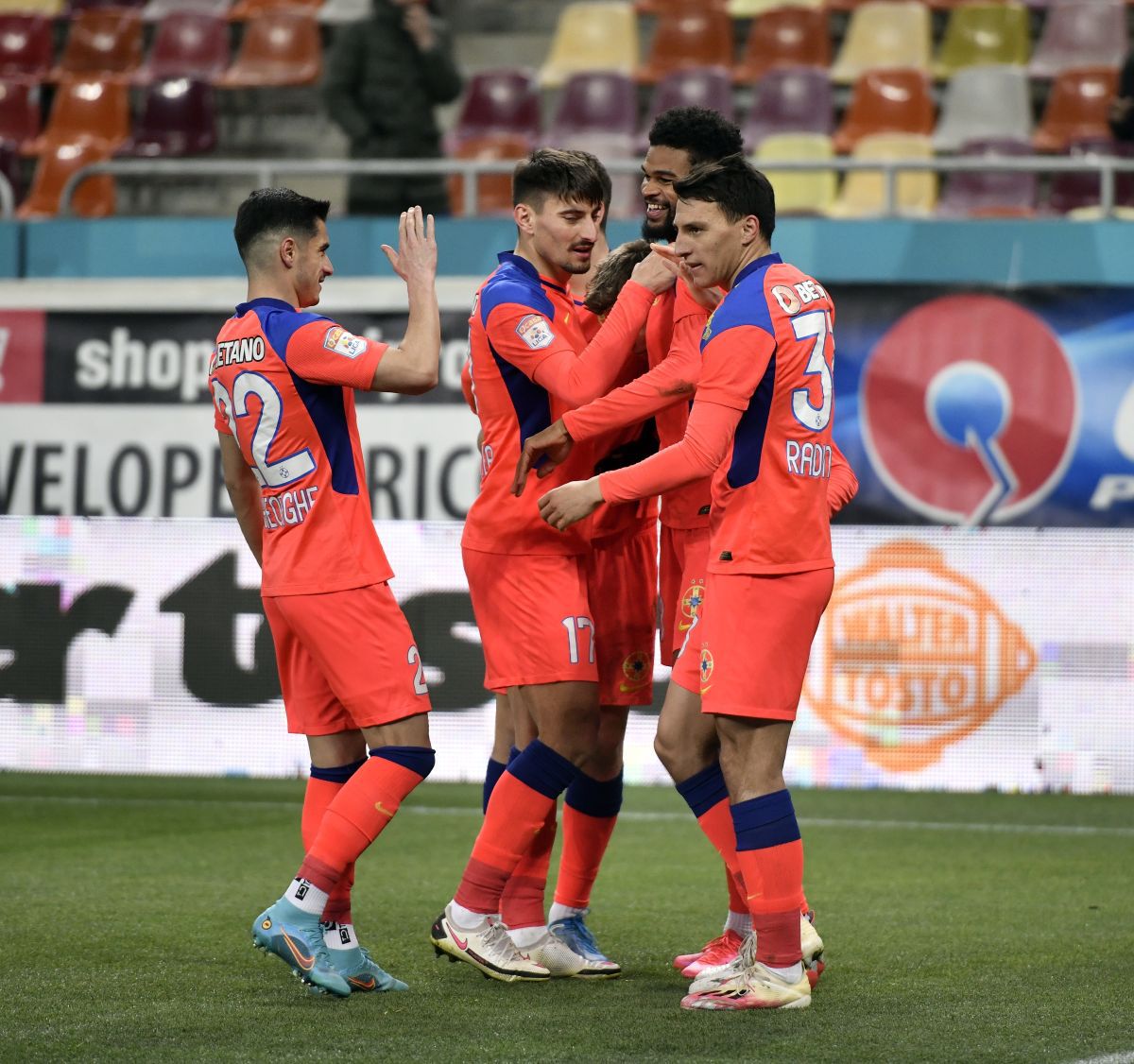 Victorie cu arbitraj catastrofal, pro-FCSB: penalty nedat și „roșu” ridicol pentru Farul