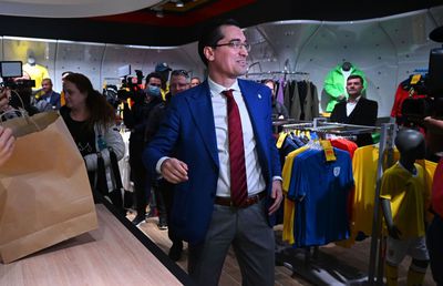 Situație incredibilă cu mingile trimise de Burleanu cadou votanților din Liga 3 » Nu pot fi folosite la meciuri oficiale: „Sunt bune, dar numai pentru antrenamente!”