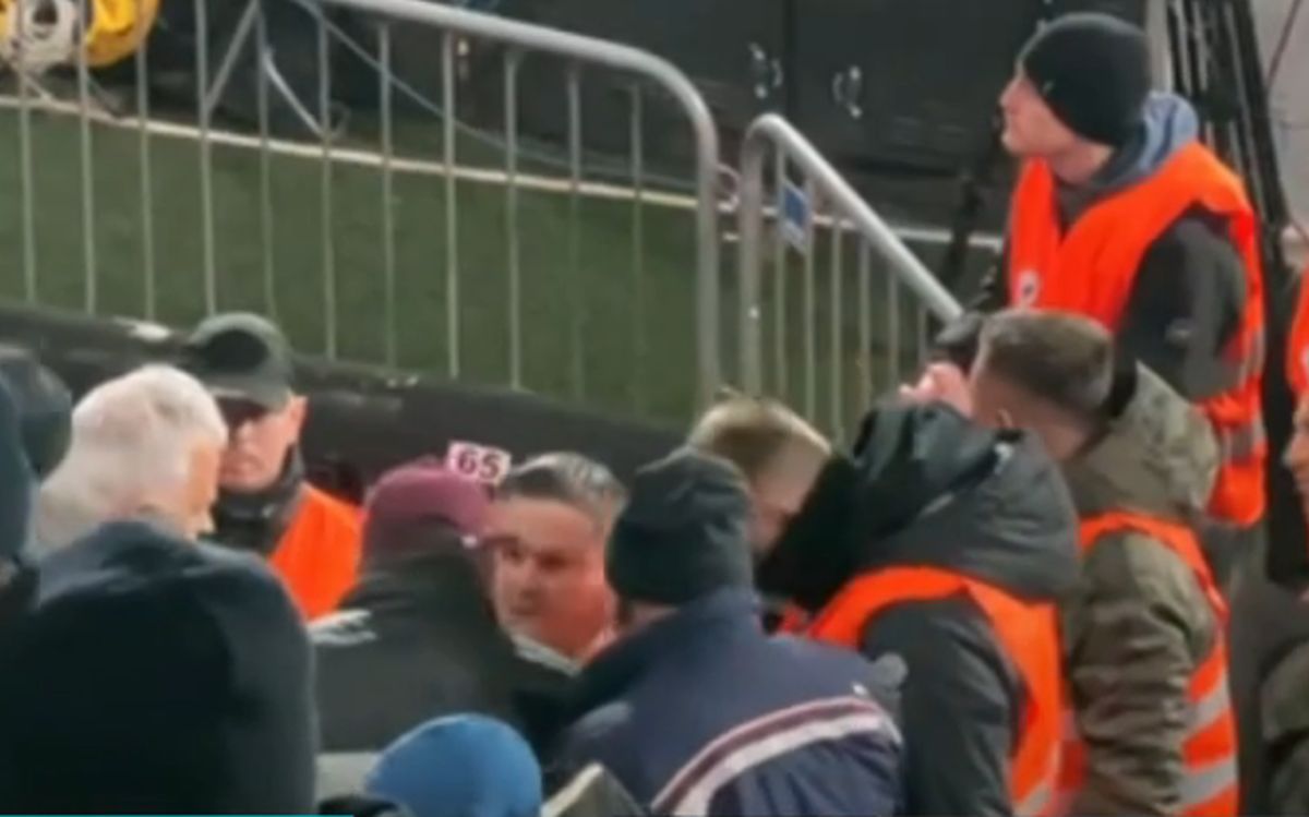 „A fost ridicat de forțele de ordine” » Balaj, într-o dispută aprinsă la derby-ul Clujului: „Lipsă de respect!”