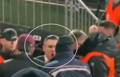 „A fost ridicat de forțele de ordine” » Balaj, într-o dispută aprinsă la derby-ul Clujului: „Lipsă de respect!”