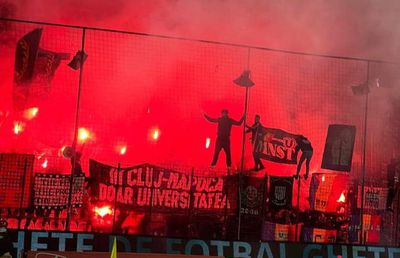 Umilită de CFR Cluj pe teren, U Cluj și-a luat revanșa în tribune! Cifră greu de digerat pentru „feroviari”: au fost în deplasare pe teren propriu!