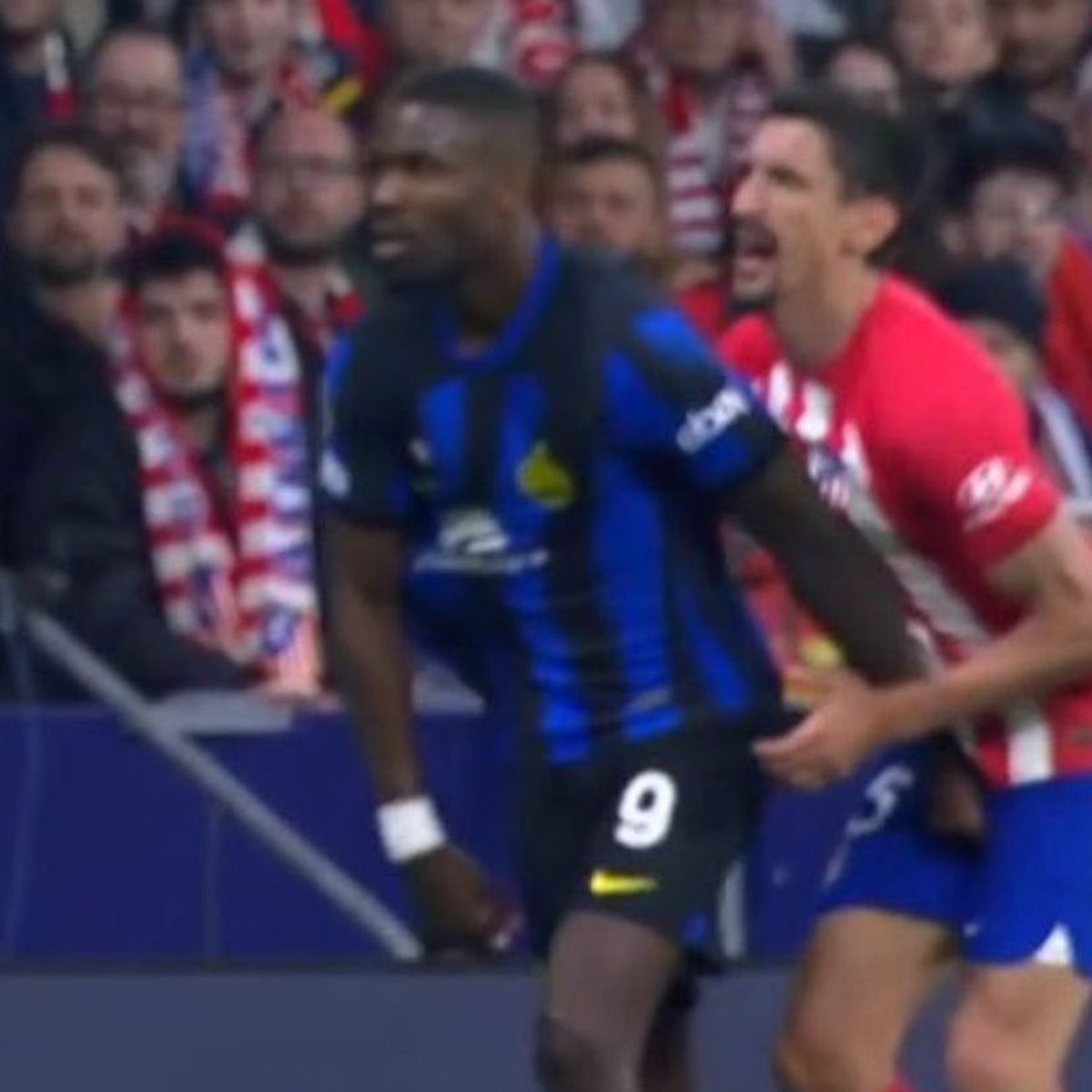 Gest inimaginabil la Atletico - Inter » Comentatorul român, scandalizat în direct: „Ce e porcăria asta?!”
