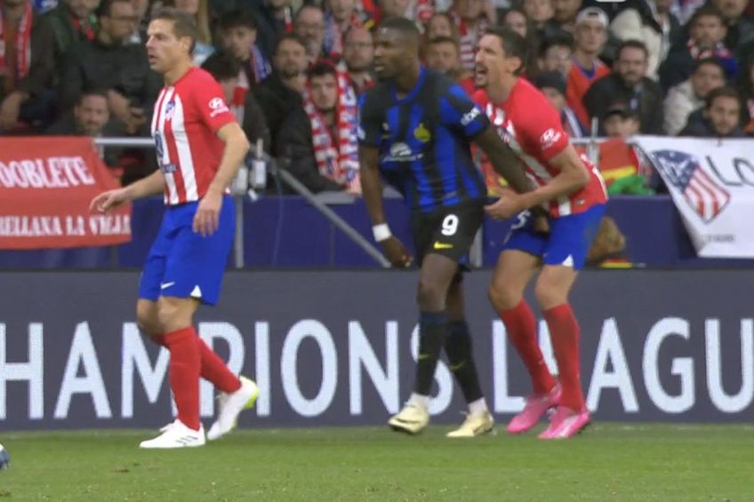 Marcus Thuram, atacantul lui Inter, a făcut un gest reprobabil în timpul meciului cu Atletico Madrid, asupra lui Stefan Savic, fundașul spaniolilor. În minutul 100, francezul l-a apucat pe muntenegrean de testicule, iar stoperul a căzut la pământ