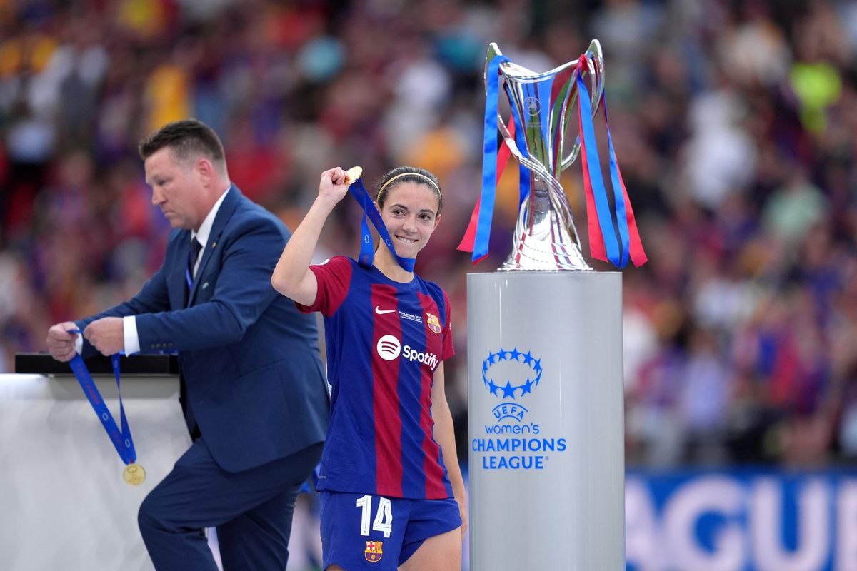 Povestea celei mai bune jucătoare din lume » Vedeta Barcelonei juca fotbal cu băieții în copilărie, acum e dublă câștigătoare a Balonului de Aur: „Ca un tsunami”