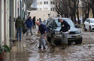S-a cerut amânarea meciului Fiorentina - Juventus » Imagini incredibile de la furtunile care au lovit în plin zona și pun în pericol fotbalul