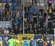 I-au „aliniat”! Ultrașii i-au mustrat pe jucători după primul meci din play-out