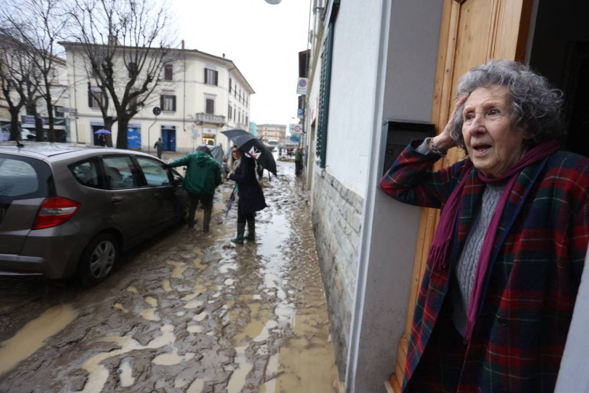 S-a cerut amânarea meciului Fiorentina - Juventus » Imagini incredibile de la furtunile care au lovit în plin zona și pun în pericol fotbalul