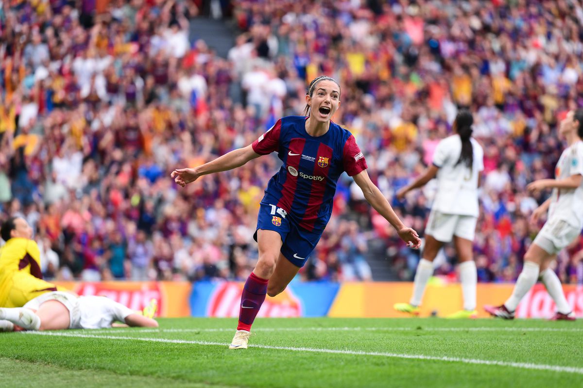 Povestea celei mai bune jucătoare din lume » Vedeta Barcelonei juca fotbal cu băieții în copilărie, acum e dublă câștigătoare a Balonului de Aur: „Ca un tsunami”