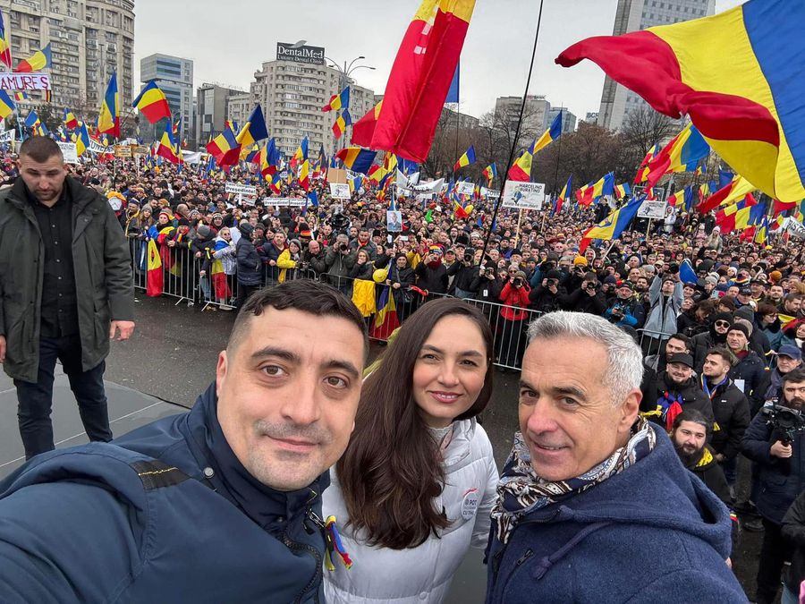 Anamaria Gavrilă, alături de George Simion și Călin Georgescu/ foto: Facebook @Anamaria Gavrilă Gigi Becali a luat decizia: „M-am retras din AUR” » Greșeala pe care a comis-o George Simion