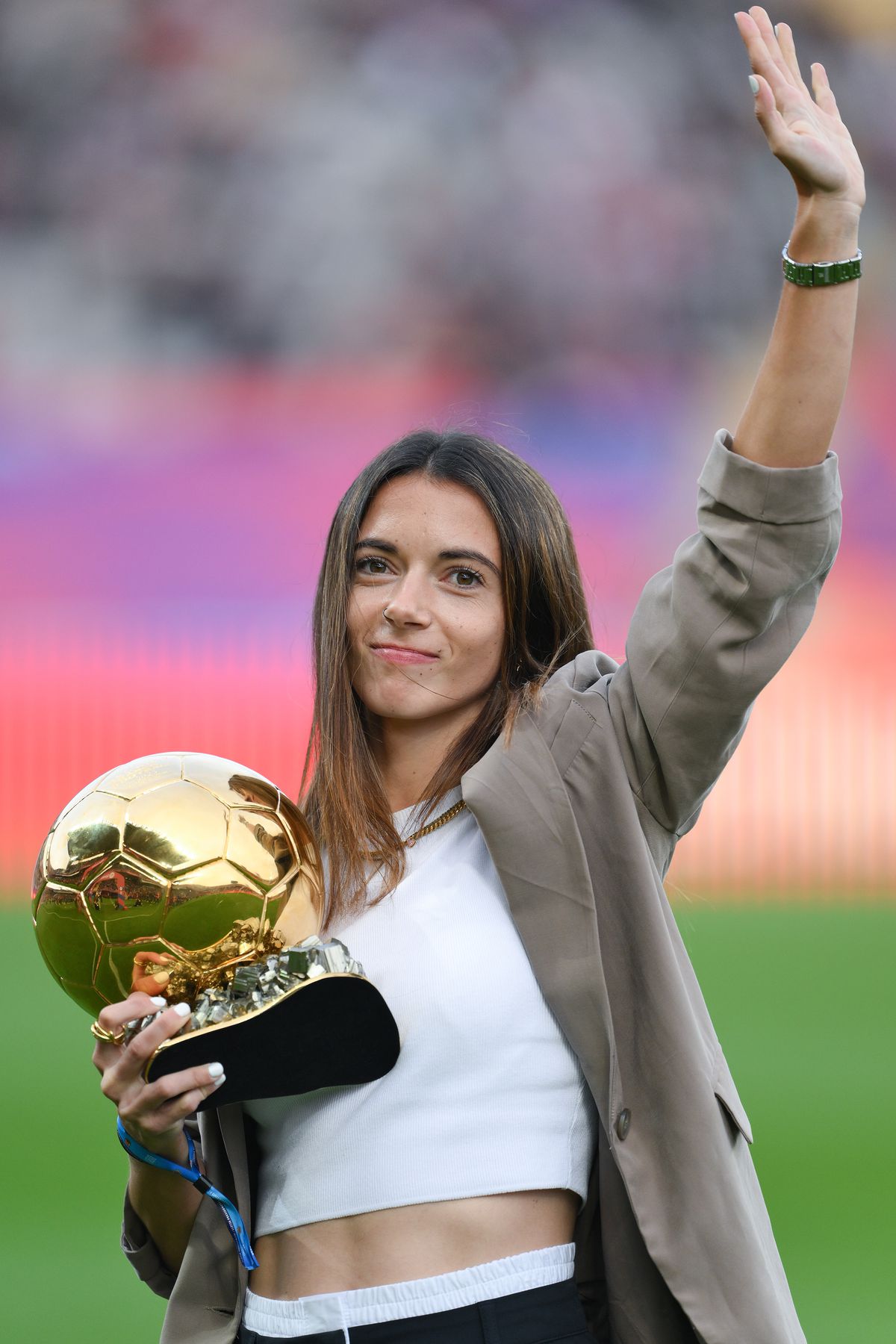 Povestea celei mai bune jucătoare din lume » Vedeta Barcelonei juca fotbal cu băieții în copilărie, acum e dublă câștigătoare a Balonului de Aur: „Ca un tsunami”