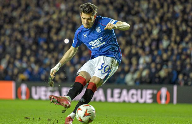 Corigent! Ianis Hagi, note de 3, 4 și 5 în presa internațională după penalty-ul ratat în Rangers - Fenerbahce