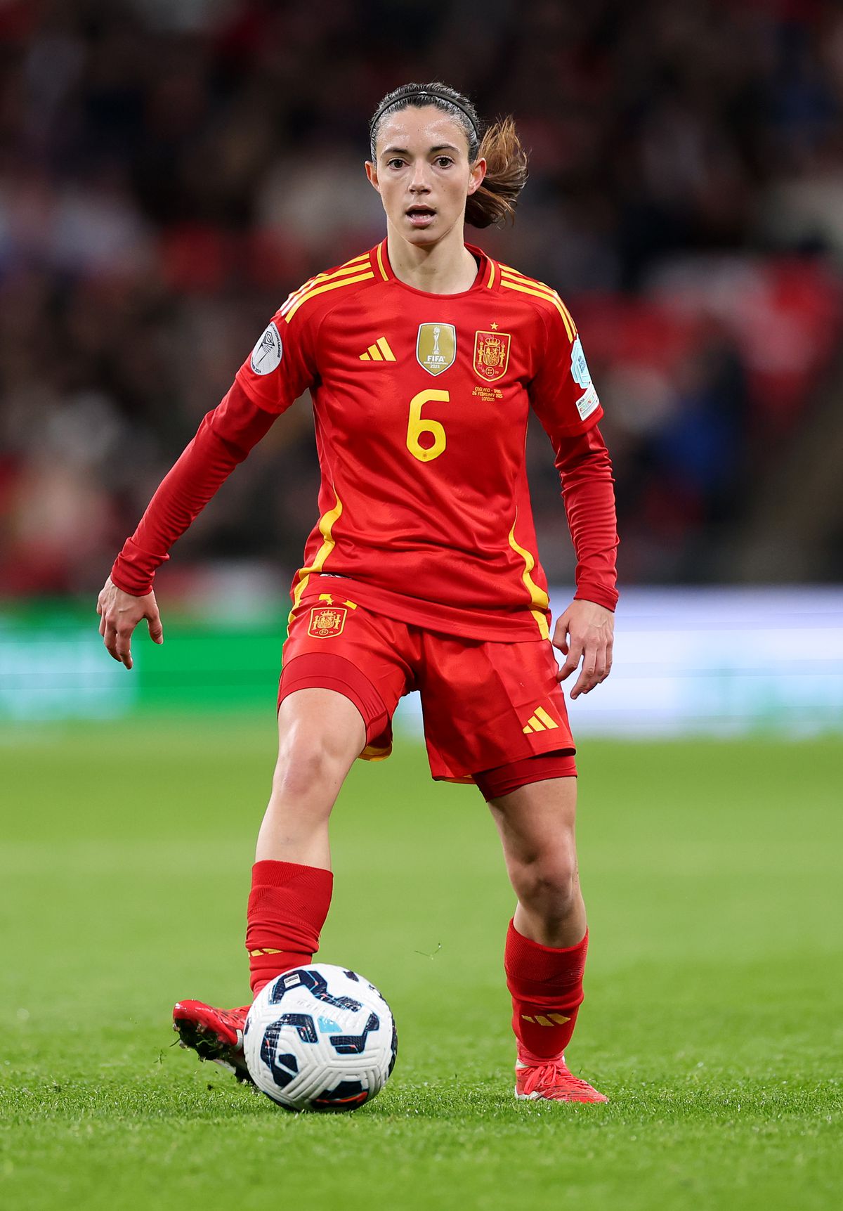 Povestea celei mai bune jucătoare din lume » Vedeta Barcelonei juca fotbal cu băieții în copilărie, acum e dublă câștigătoare a Balonului de Aur: „Ca un tsunami”