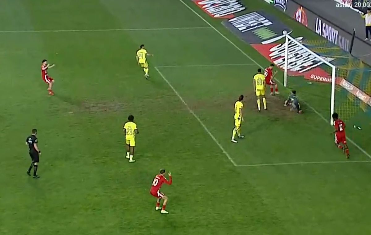 Cea mai mare ratare a campionatului?! Lui Leo Grozavu nu i-a venit să creadă: a răbufnit la margine