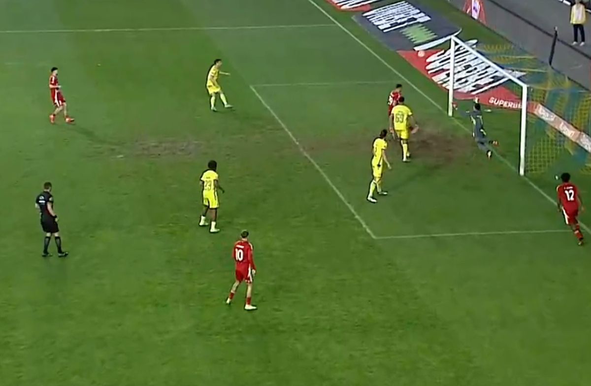 Cea mai mare ratare a campionatului?! Lui Leo Grozavu nu i-a venit să creadă: a răbufnit la margine